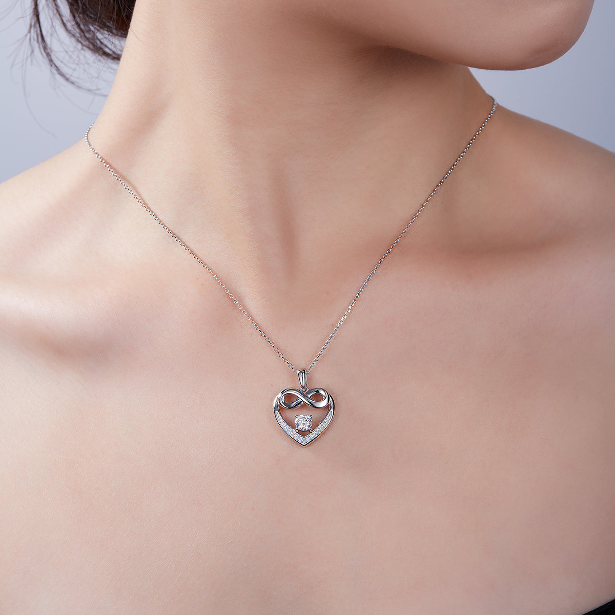4.8g S925 Sterling Silver 5mm Moissanite Infinity Heart Necklace 45cm 17 Stones Pendant With GRA, Platinum Plated Jewelry Gift Box Set For Women