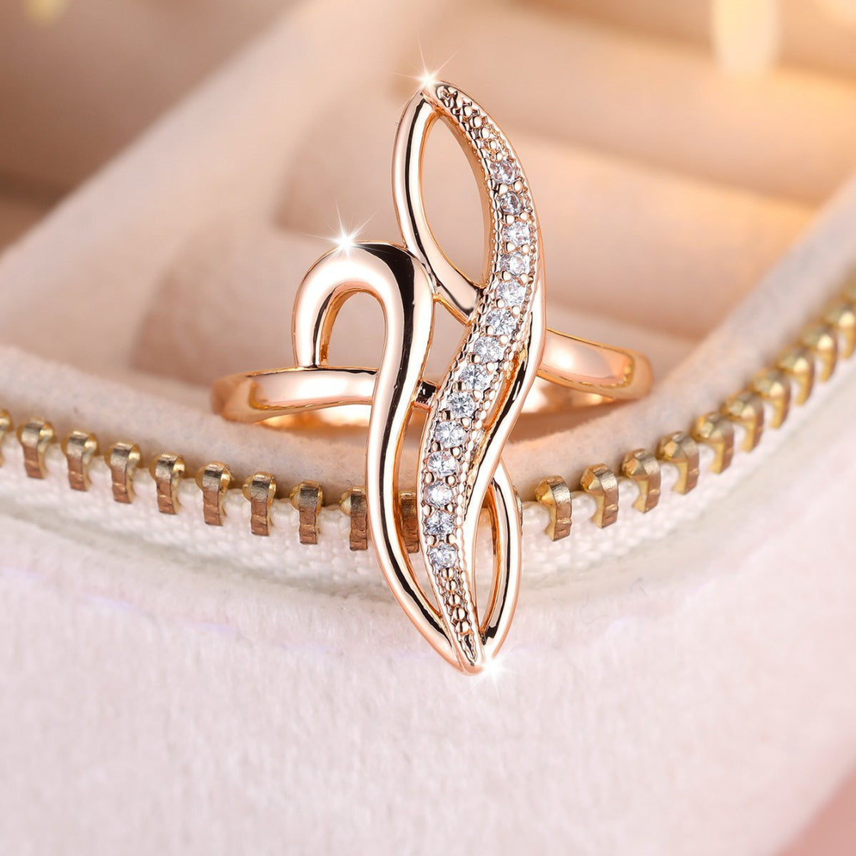 Japanese-Korean Style S-Shaped White Diamond Minimalist Chic Ring