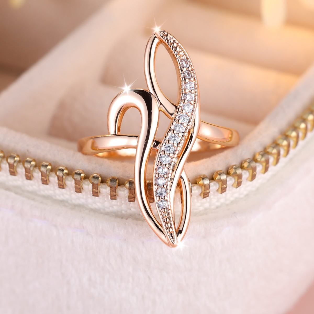 Japanese-Korean Style S-Shaped White Diamond Minimalist Chic Ring