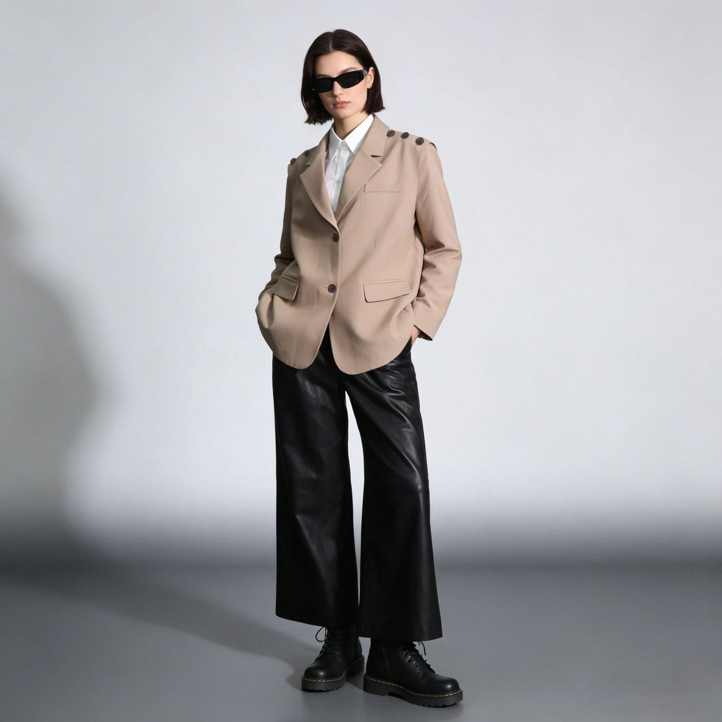 Designer-style Sophisticated Office-wear Suit Fashionable Womens Blazer