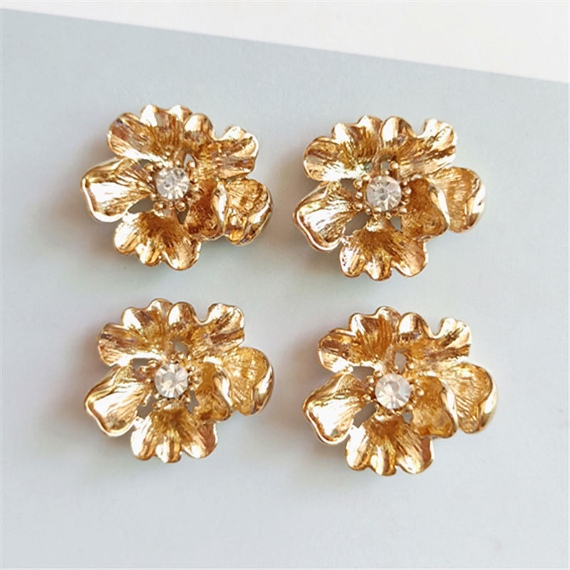 Flower Rhinestone-embedded Drill Buckle Alloy Accessories