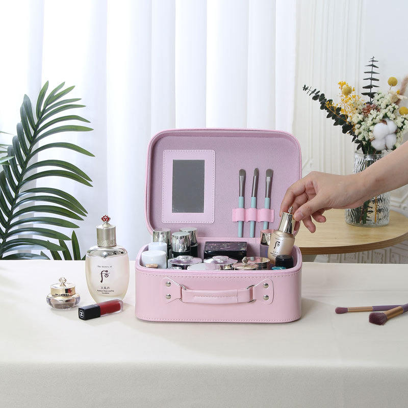 Minimalist Diamond-Quilted Makeup Case With Mirror