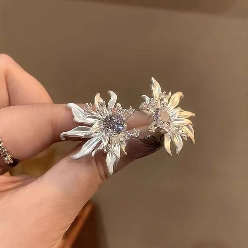New White Light Luxury Sunflower Sparkling Zircon Earrings, Fashion Elegant Versatile High-End Stud Ear Jewelry For Women