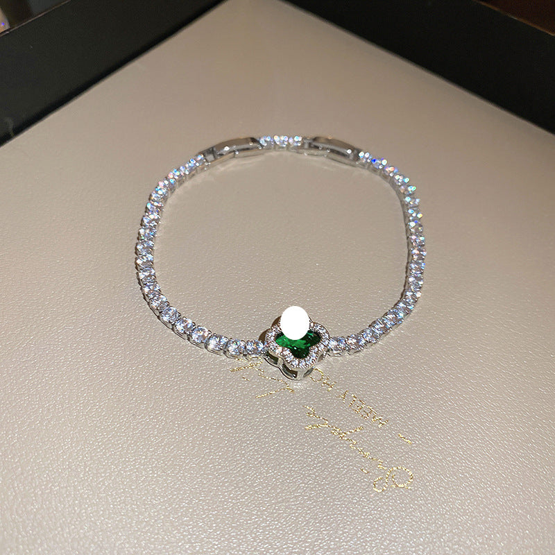 Western Style Zirconia Heart Bangle Exquisite Dainty Bracelet Luxury Niche Versatile Fashion Hand Jewelry