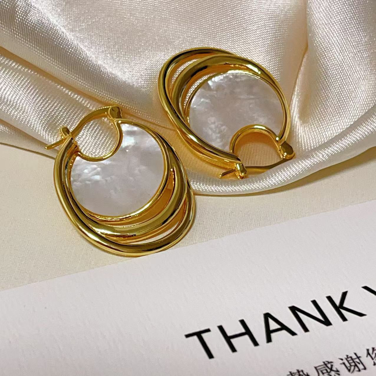 Natural Double-Sided White Mother Of Pearl Ear Cuffs Old Money Style New Premium Heavy Industry