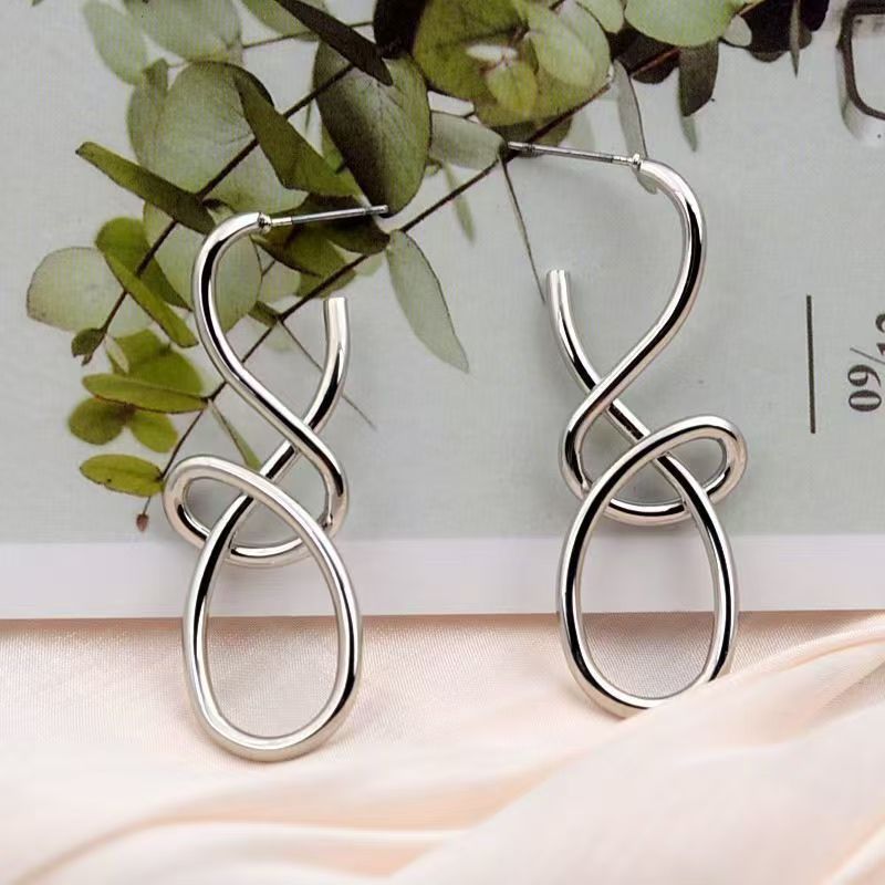 2026 New European Large Hoop Earrings, French Retro Bold Designer Studs