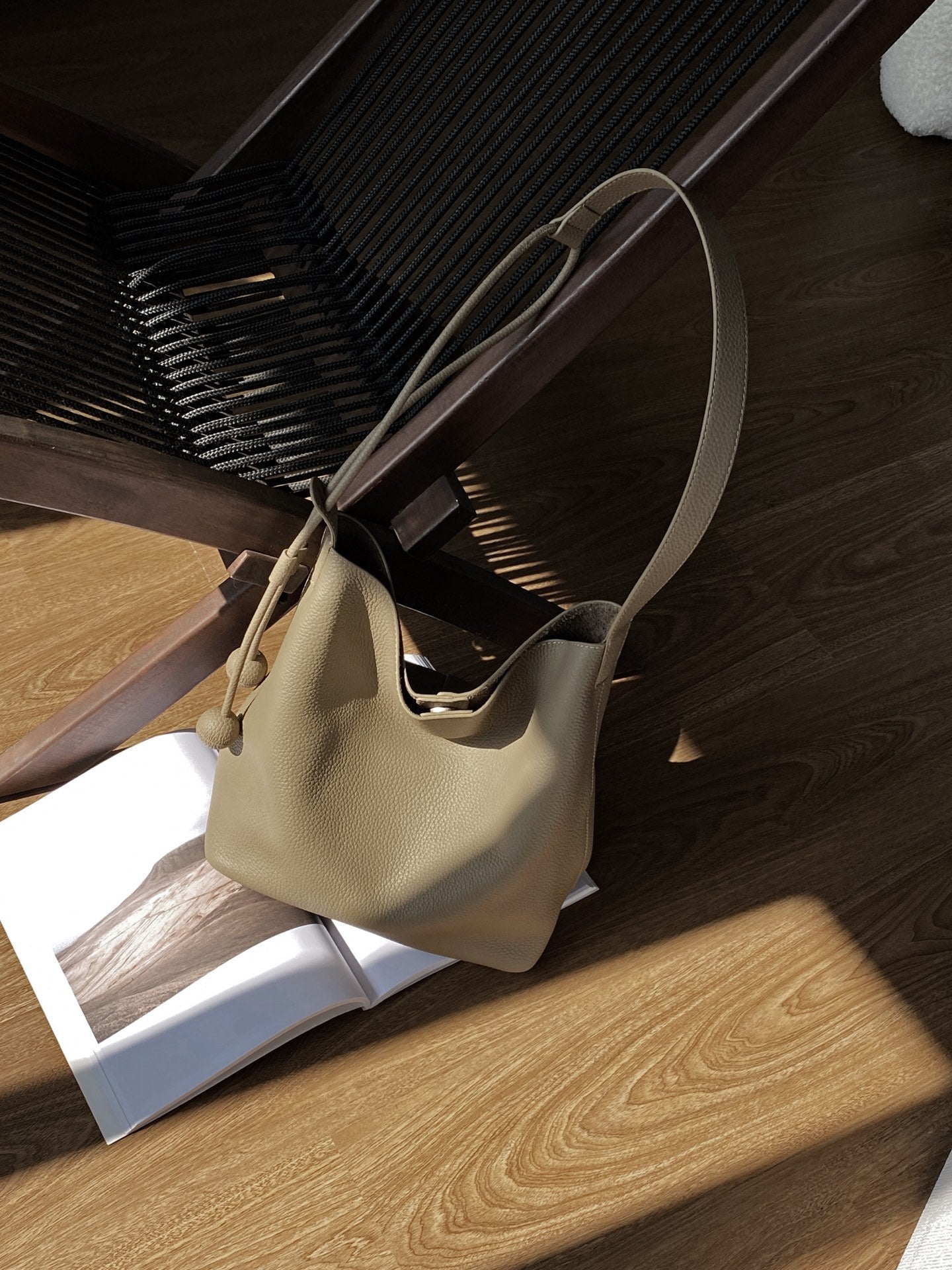 Top-grain Leather Commuter Bucket Bag With A Premium Feel