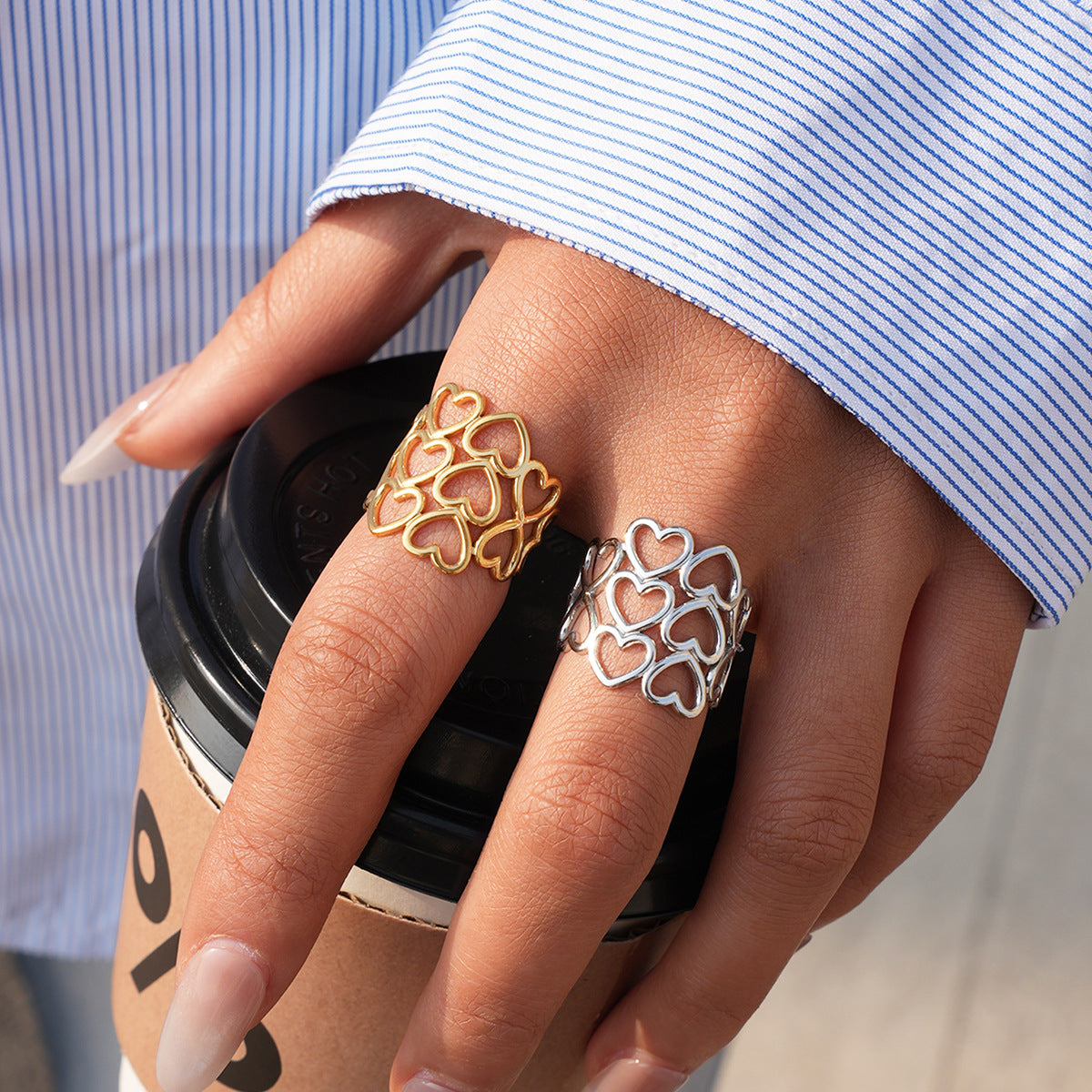 Best-selling Minimalist Hollow Heart-shaped Ring