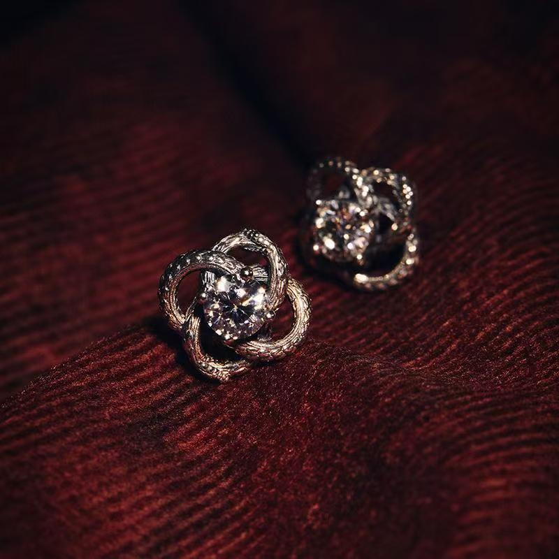 Samsara Wheel Vintage Stud Earrings, Niche Hip Hop Unique High-End Irregular Fashion Ear Jewelry