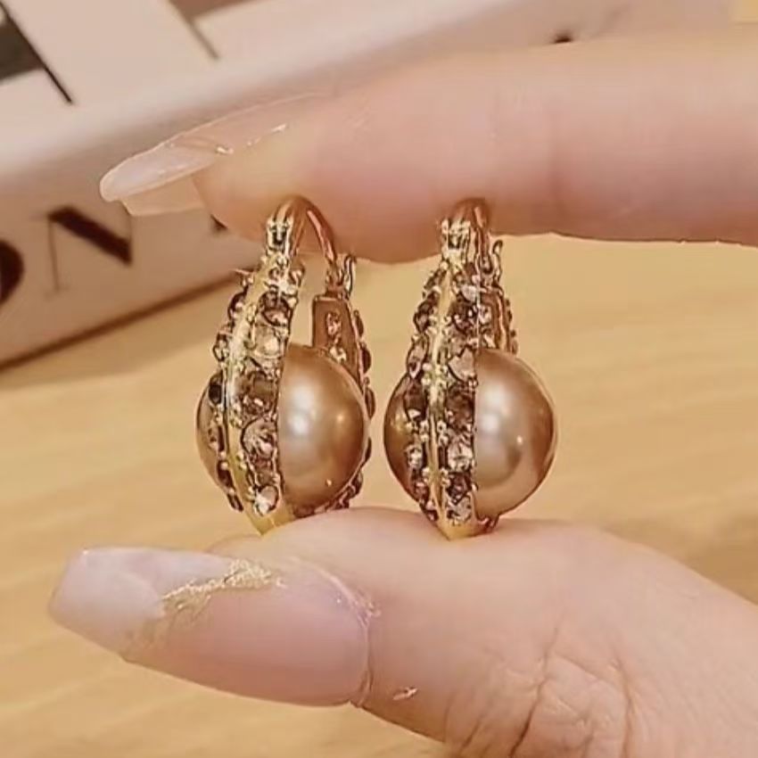 Light Luxury Maillard Coffee Color Rhinestone & Pearl Hoop Huggie Earrings For Women, Elegant Fashion Versatile Circle Ear Buckle Jewelry
