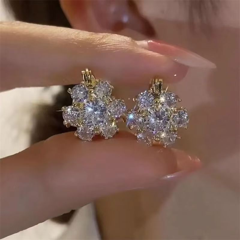 Super Shiny Double-sided Zircon Flower Huggie Hoop Earrings For Women, Internet Celebrity Hot Sale Elegant Niche Designer Fashion Ear Jewelry