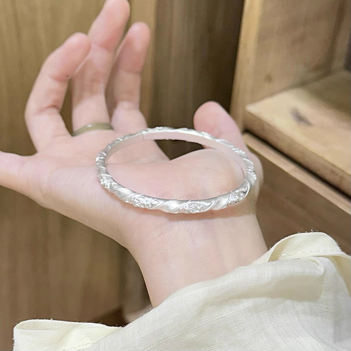 1pcs 925 Sterling Silver Twisted Embossed Rose Open Cuff Bangle, Vintage Elegant Style, For Daily Wear & Women Holiday Gifts