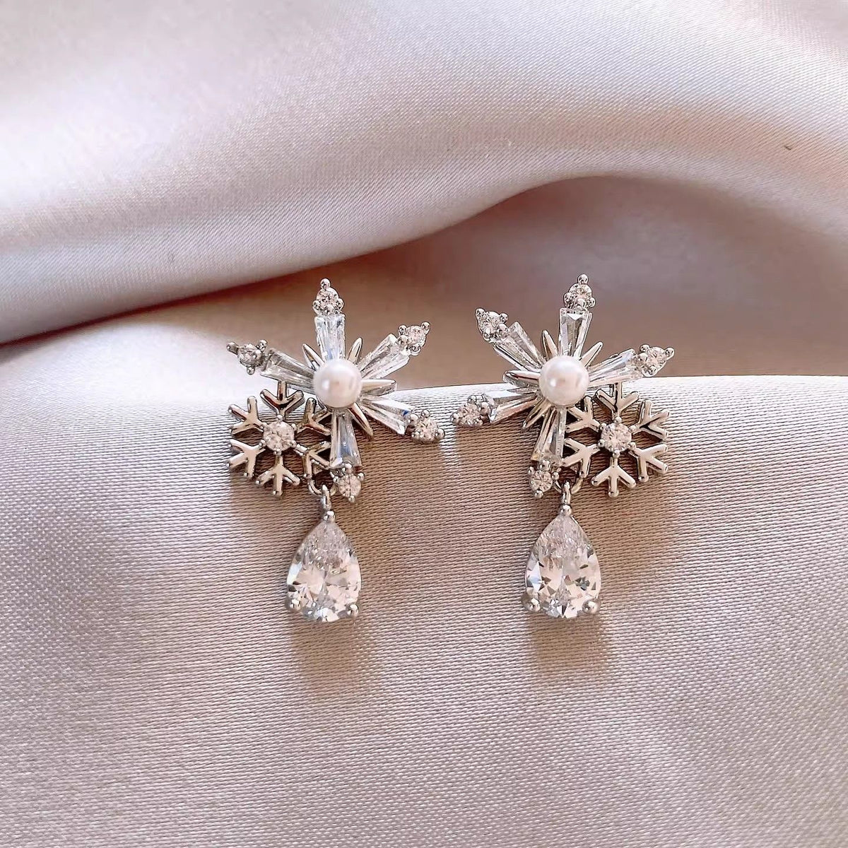 2026 Elegant Snowflake Zircon Teardrop Pearl Drop Earrings For Women, High-End Light Luxury Unique Gorgeous Fashion Stud Ear Jewelry