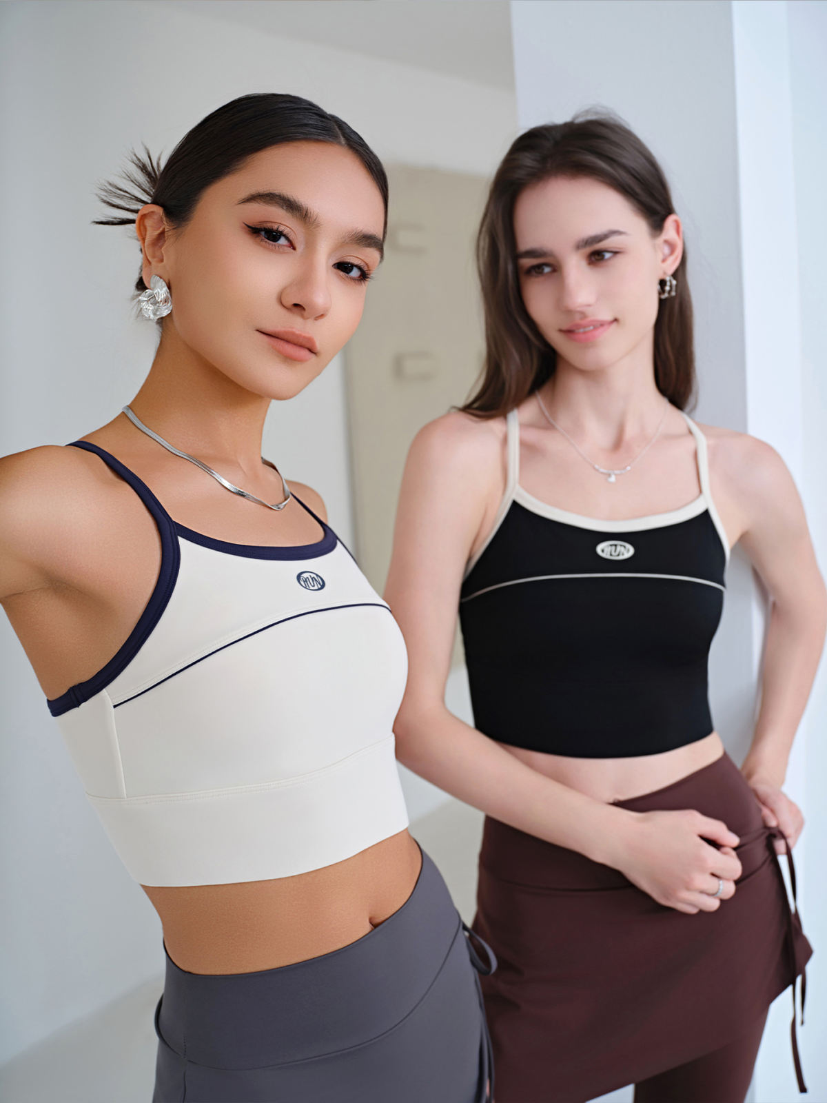 Color-blocked Sports Bra With Integrated Cups, Shockproof, Anti-exposure, Outerwear Style, Racerback Design, Thin Shoulder Straps, Yoga Bra