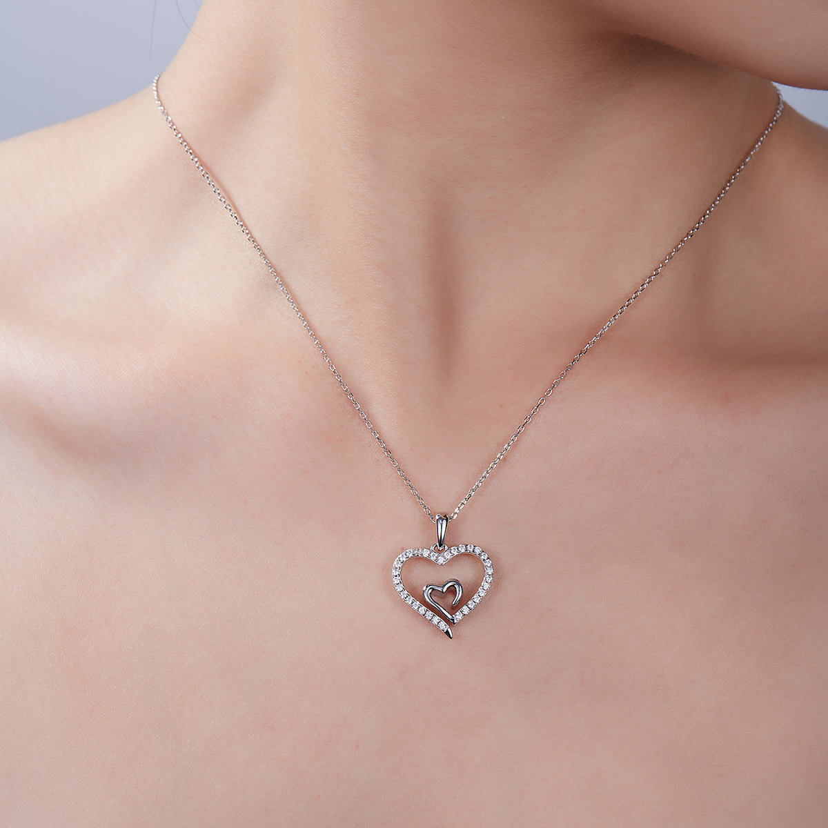 4.6g S925 Sterling Silver Moissanite Heart Necklace 45cm 32 Stones Double Heart Pendant With GRA, Platinum Plated Romantic Jewelry Gift Box Set For Women