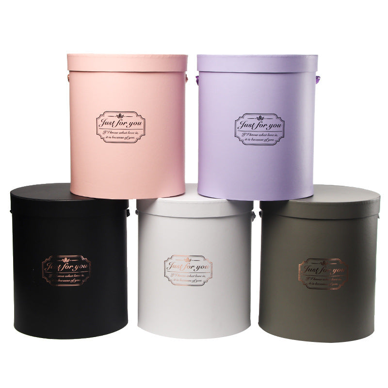 Flower Shadow Handheld Bucket-packaged Bouquet In A Round Gift Box