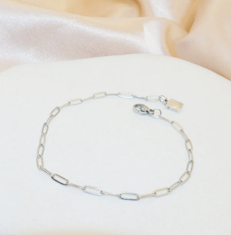 Simple Chunky Chain Bracelet With A Small Square Plate In A Japanese-Korean Style