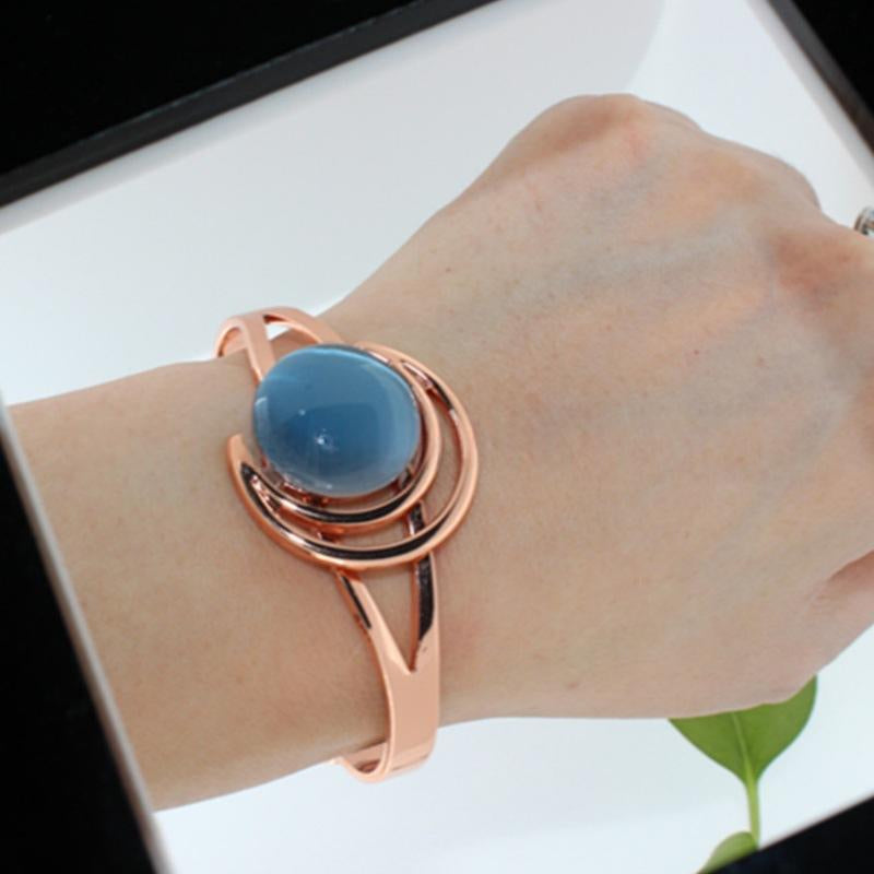 Retro-style Fashion Cat-eye Copper Bracelet