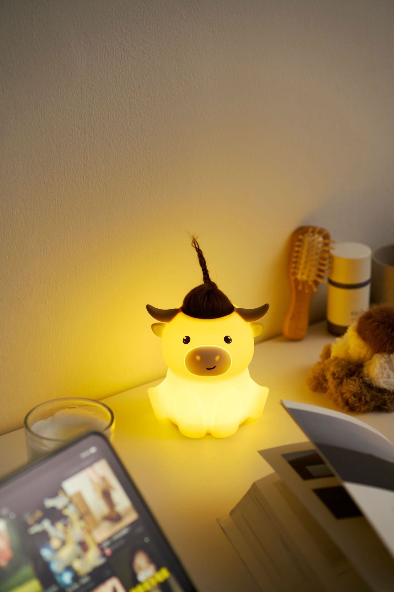 Highland Cow USB Charging Pat Style Bedroom Bedside Sleep Light With Atmosphere Enhancing Silicone Lamp