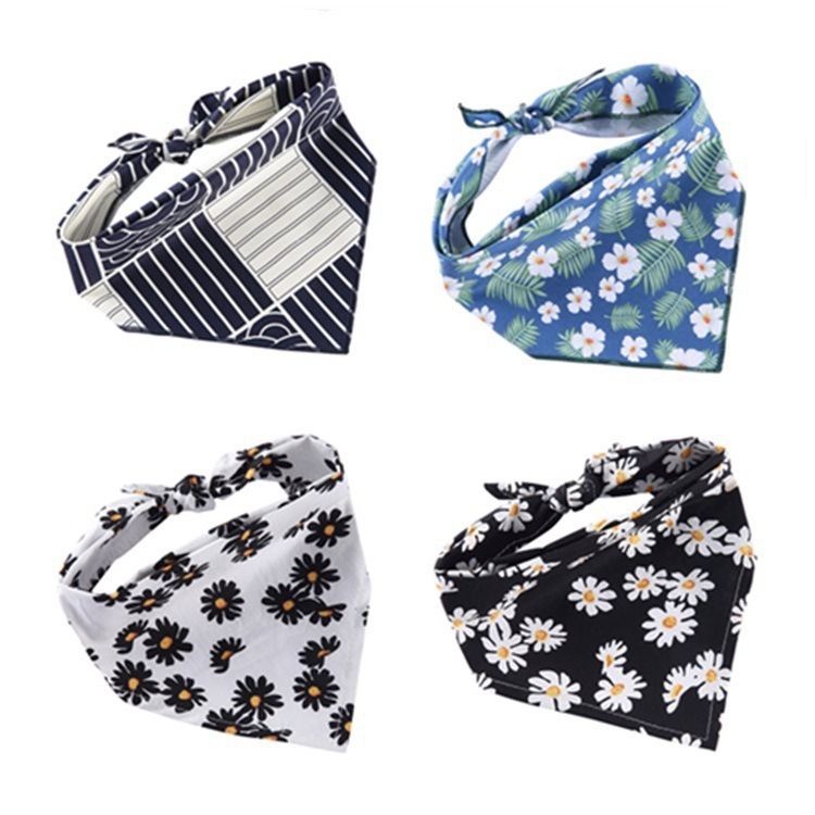 Pet Saliva Towel With Cute Print Photo Prop