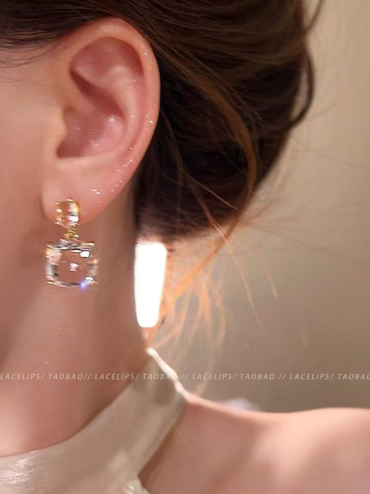 New Exquisite Square Transparent Geometric Zircon Earrings For Women, Niche Designer Brilliant Sparkling Crystal Dangle Fashion Temperament Ear Jewelry