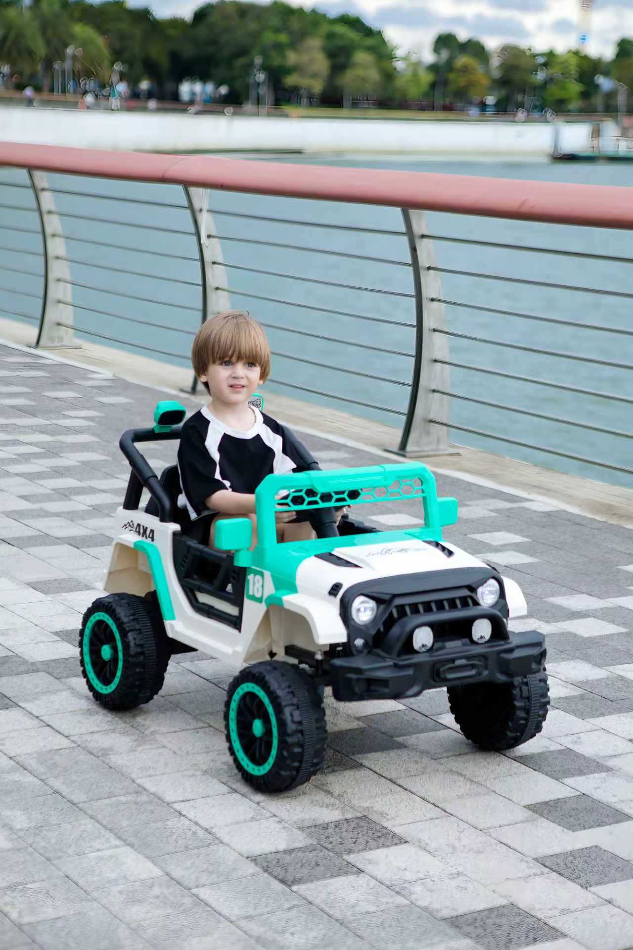 12V Ride On Car With Parent Remote Control, Toddler Electric Car With Spring Suspension, LED Lights & Music Player - Safe Battery Toy For Kids, Christmas & Birthday Gift WIGHT GREEN