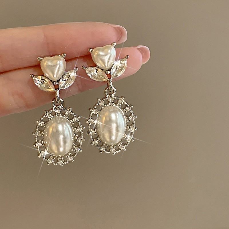 Retro Brilliant Cut Earrings For Women Vintage Geometric Diamond Studs Light Luxury Gift
