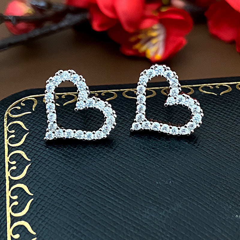 Korean-style Fashionable And Elegant Hollowed-out Heart Stud Earrings