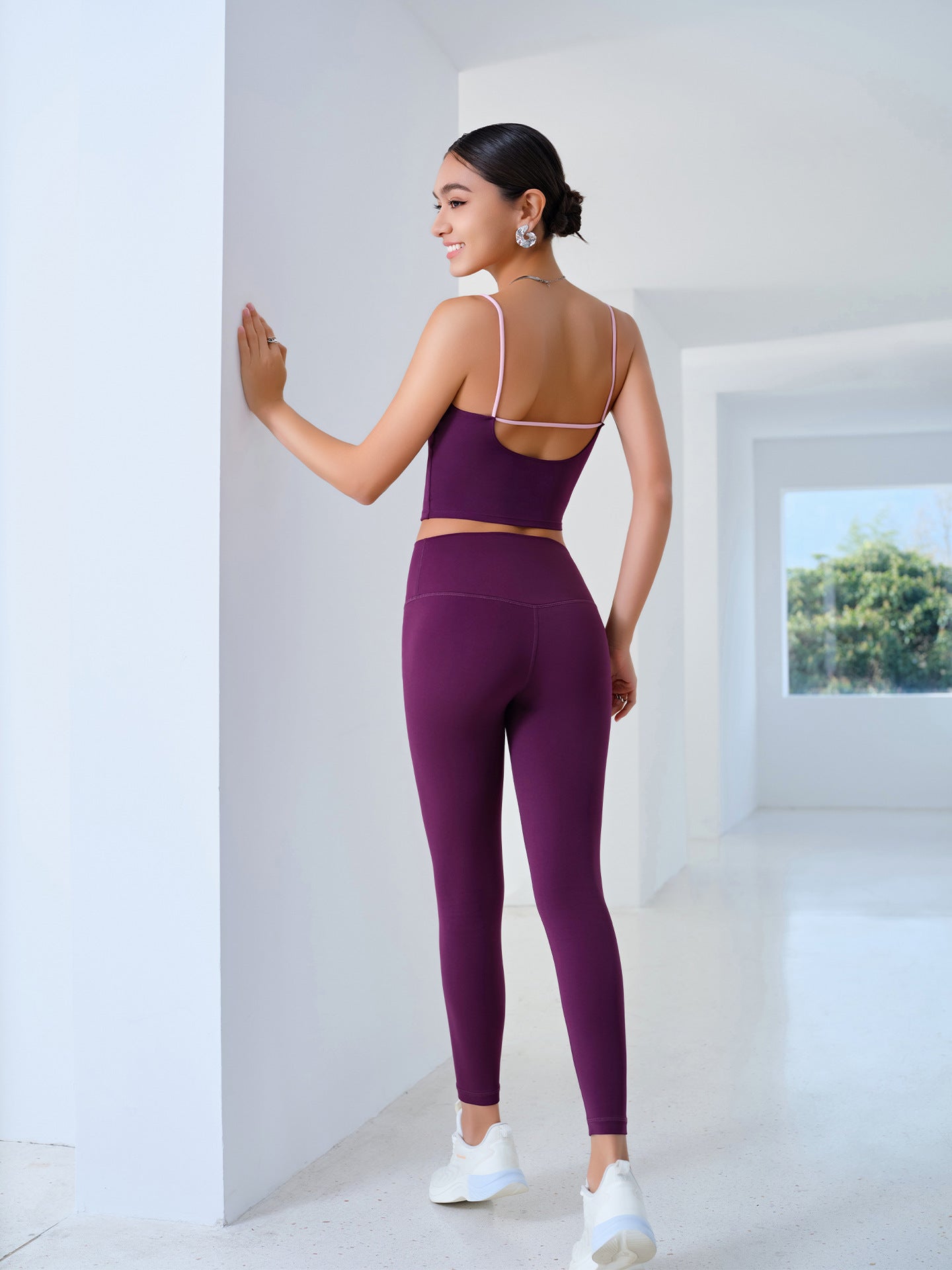 Color-blocked Casual Women's Yoga Camisole Vest For Sports And Fitness, Thin Straps, Back-flattering Design, Anti-chafing, Suitable For Outer Wear