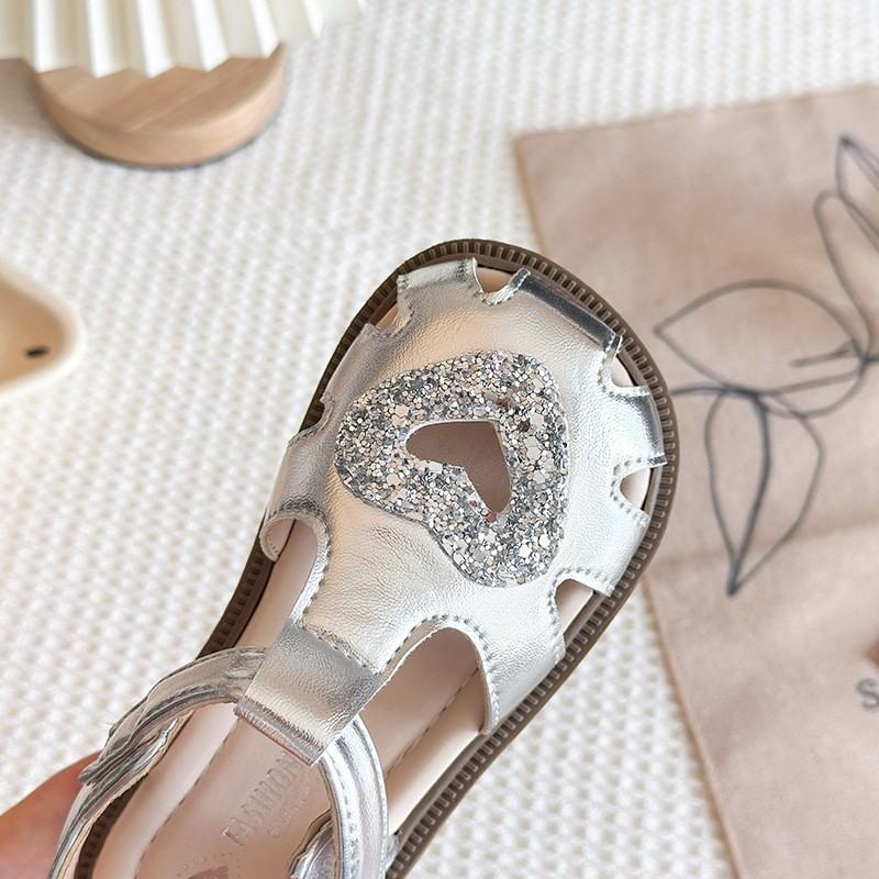 Korean Style Girls Princess Sandals, Closed-Toe Heart Hollow Out Soft Sole Leather Sandals, Fashion Roman Beach Shoes For Little Girls