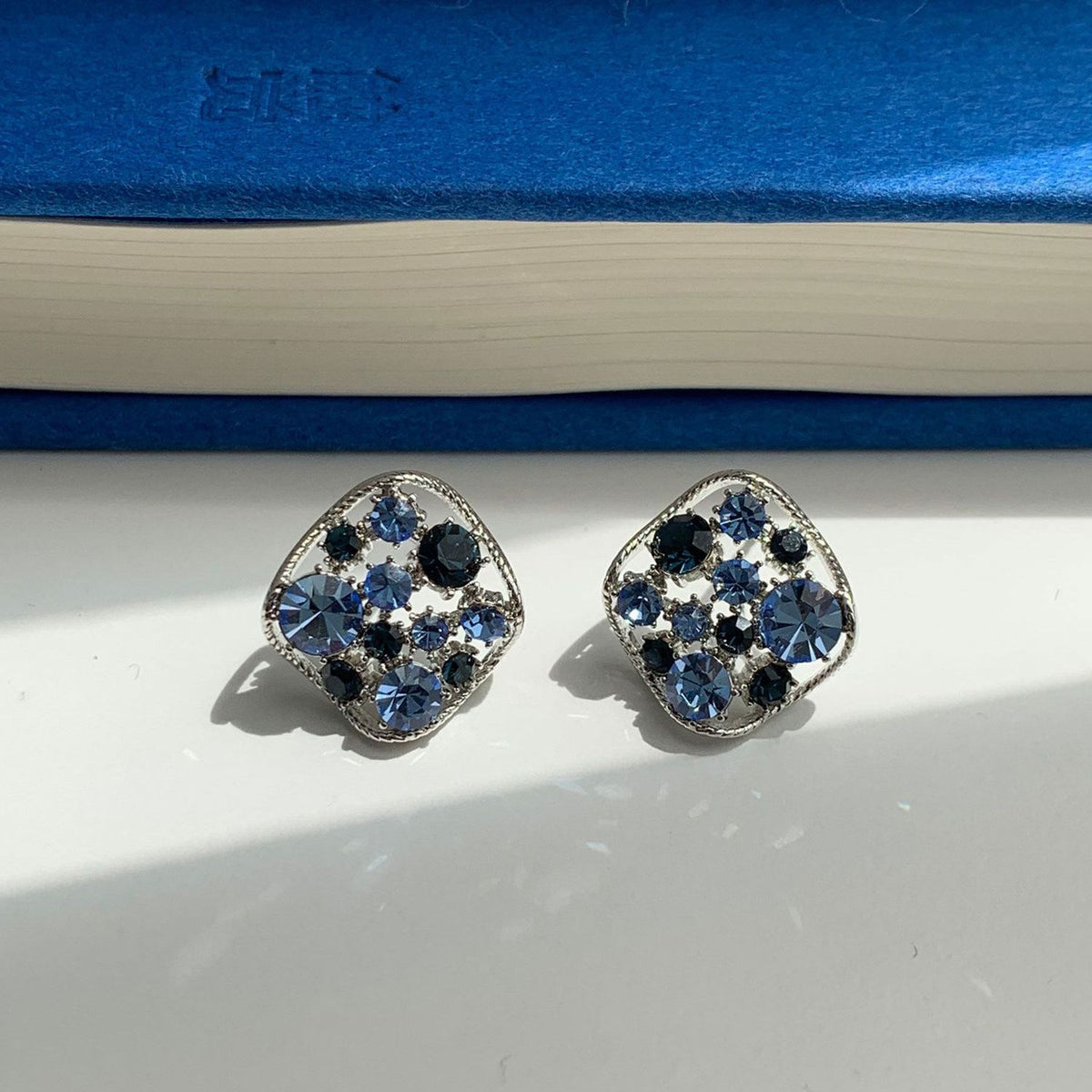 Light Luxury Vintage Hollow Blue Rhinestone Irregular Stud Earrings, Fashion Niche High-End Ear Jewelry For Women