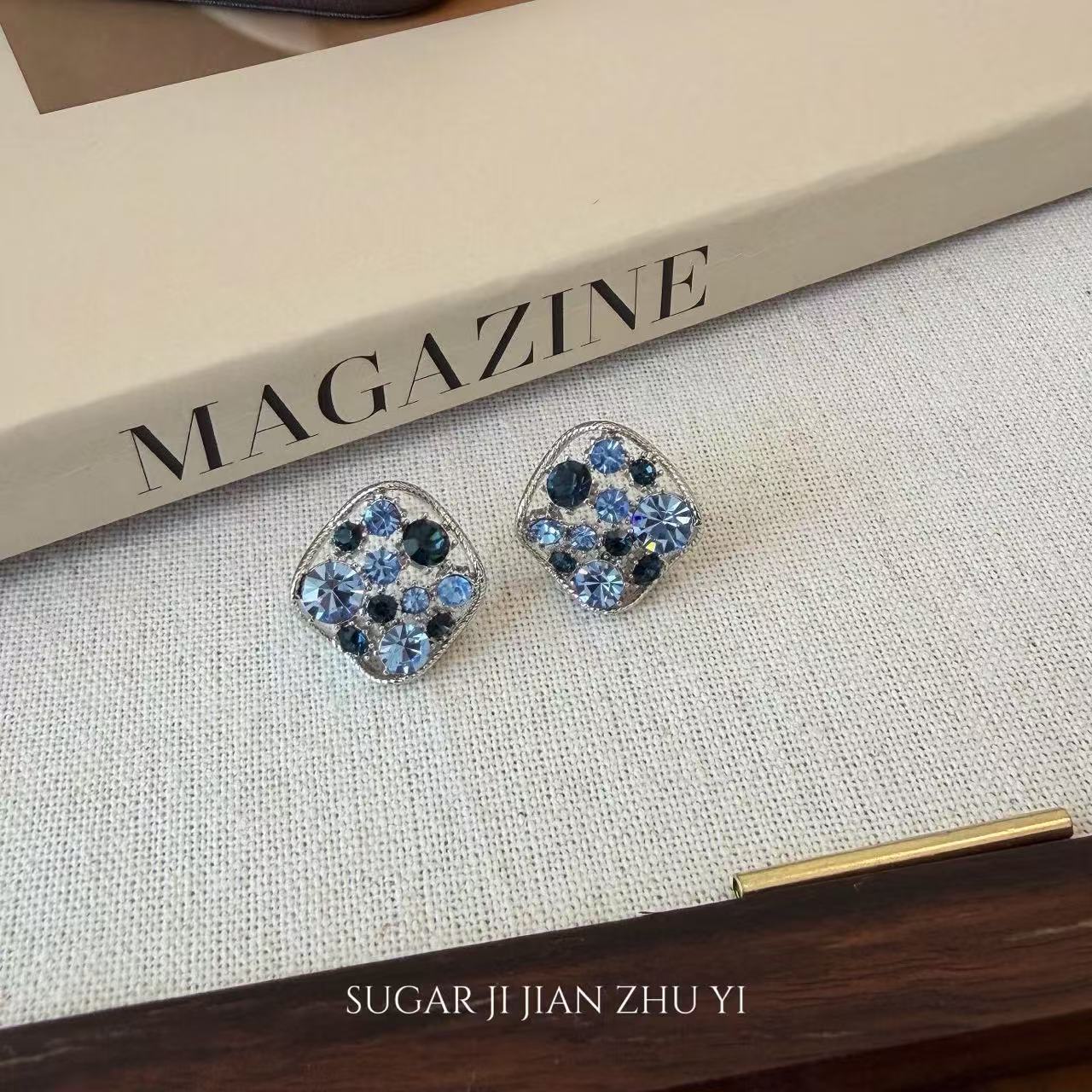 Light Luxury Vintage Hollow Blue Rhinestone Irregular Stud Earrings, Fashion Niche High-End Ear Jewelry For Women