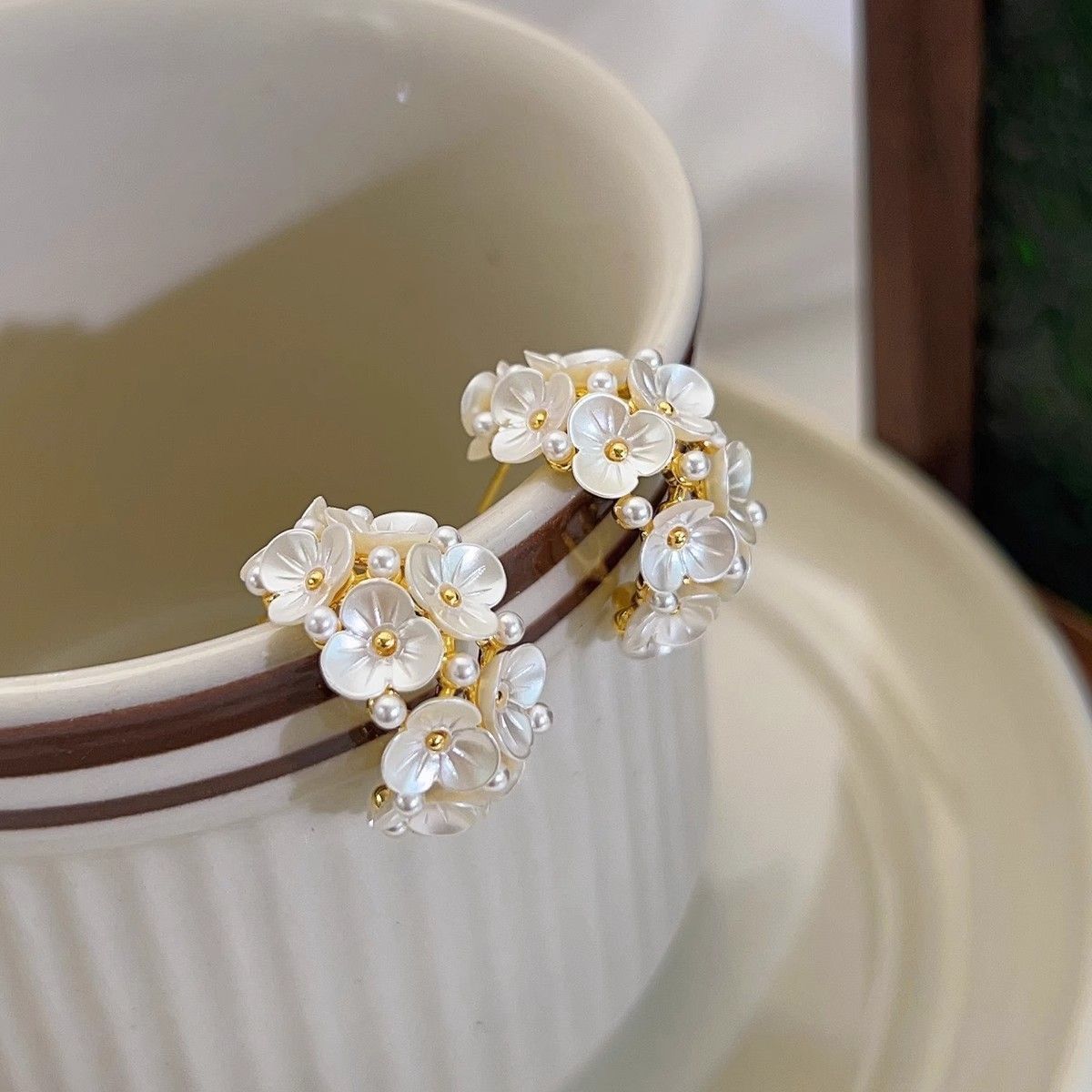 2026 New Bestseller Exquisite High-End Stud Earrings, French Retro Floral Pearl Earrings, Unique Designer Fashion Jewelry For Women