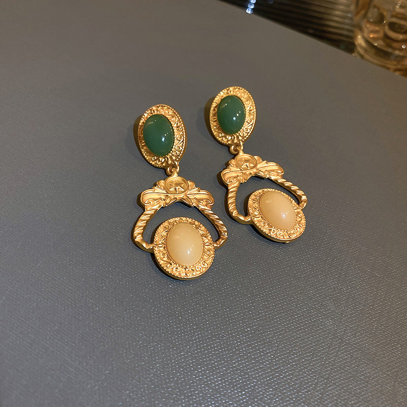 Silver Needle Vintage Style Earrings Women French Retro Studs Elegant Premium Jewelry