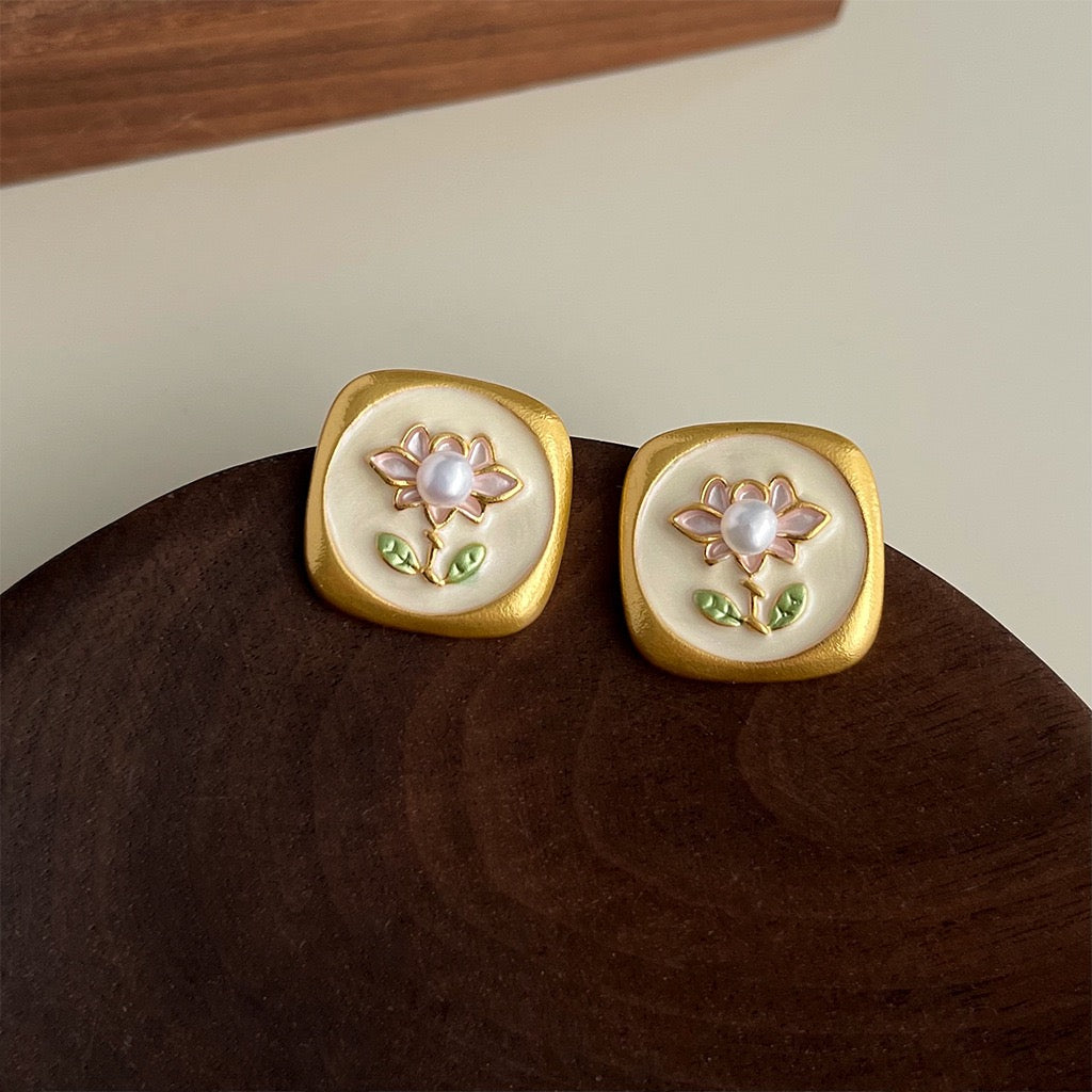 Retro Pearl Enamel Earrings Women French Vintage Style Stud Earrings Premium Fashion Jewelry