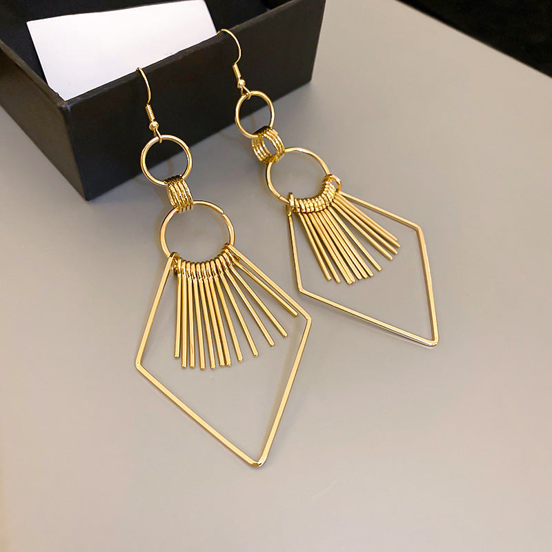 Retro Style Silver Flower Earrings Women Vintage Floral Drop Earrings Fashion Jewelry
