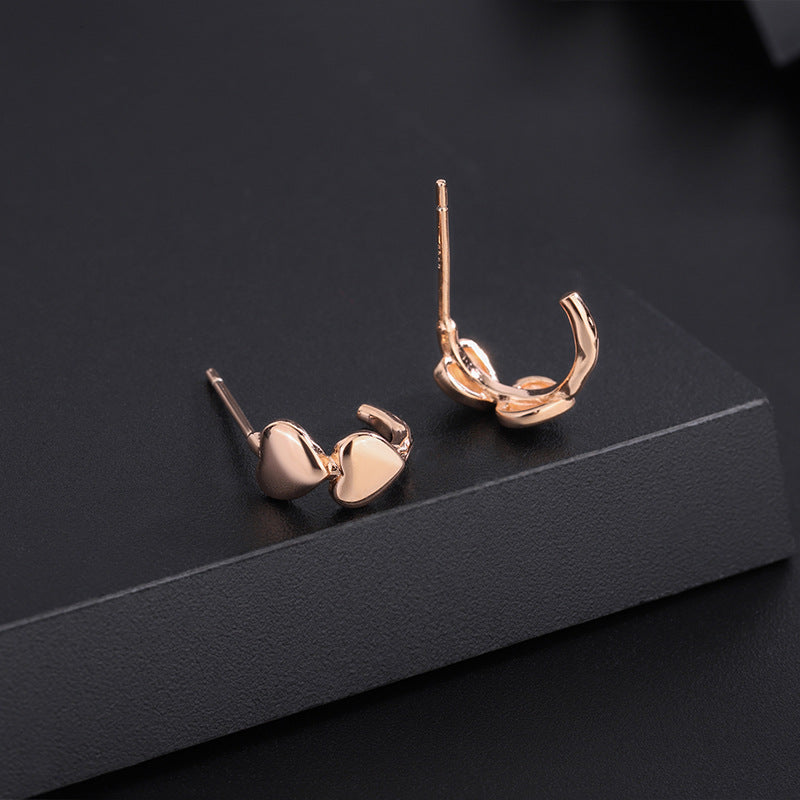 Love Heart Stud Earrings Female Cold Wind Sweet Beauty Pure Silver