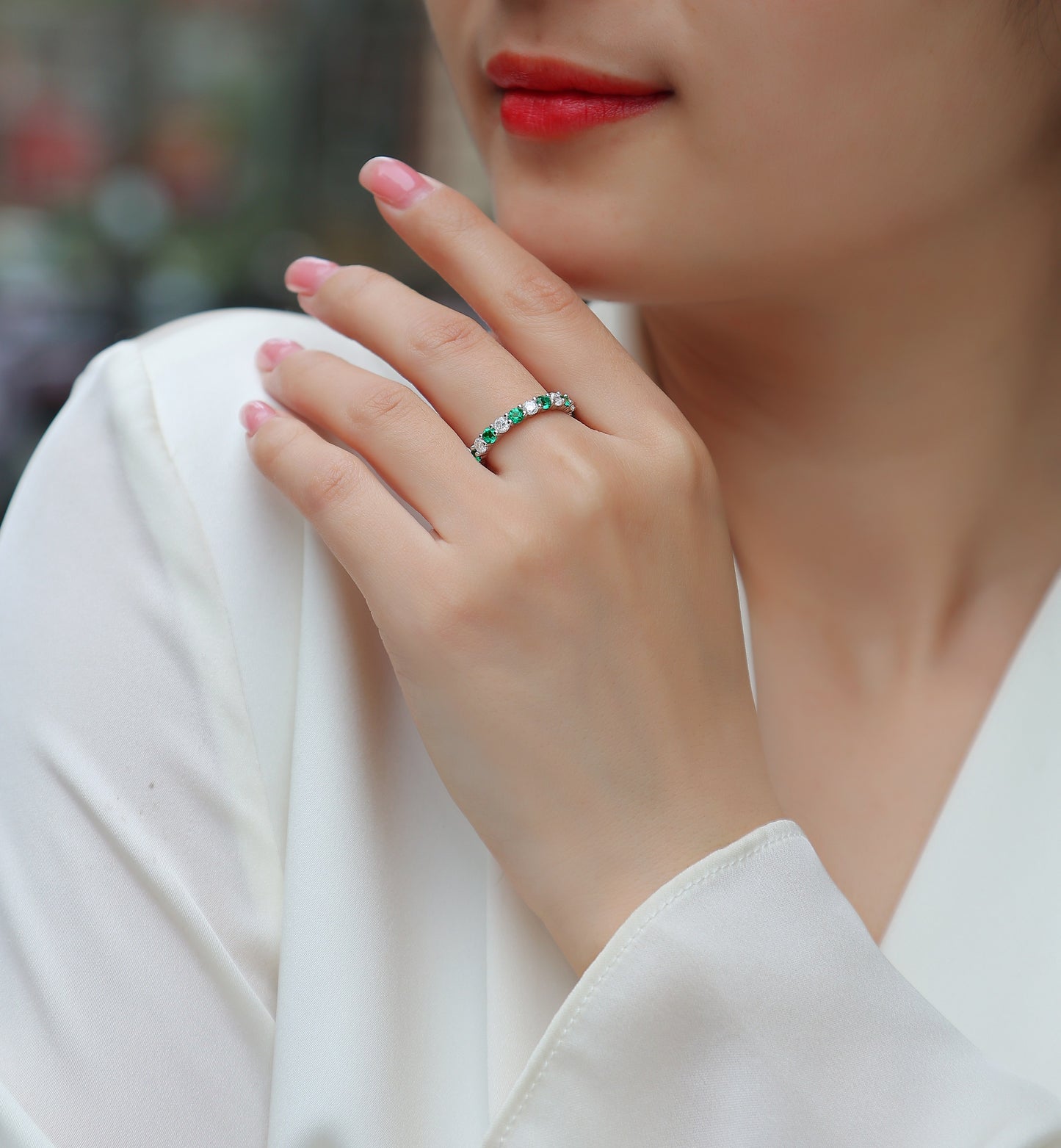 2.4g S925 Sterling Silver Platinum Plated Eternity Ring Alternating Green & White Gemstone Band, Dainty Stackable Promise Ring For Women, Jewelry Gift Box Set