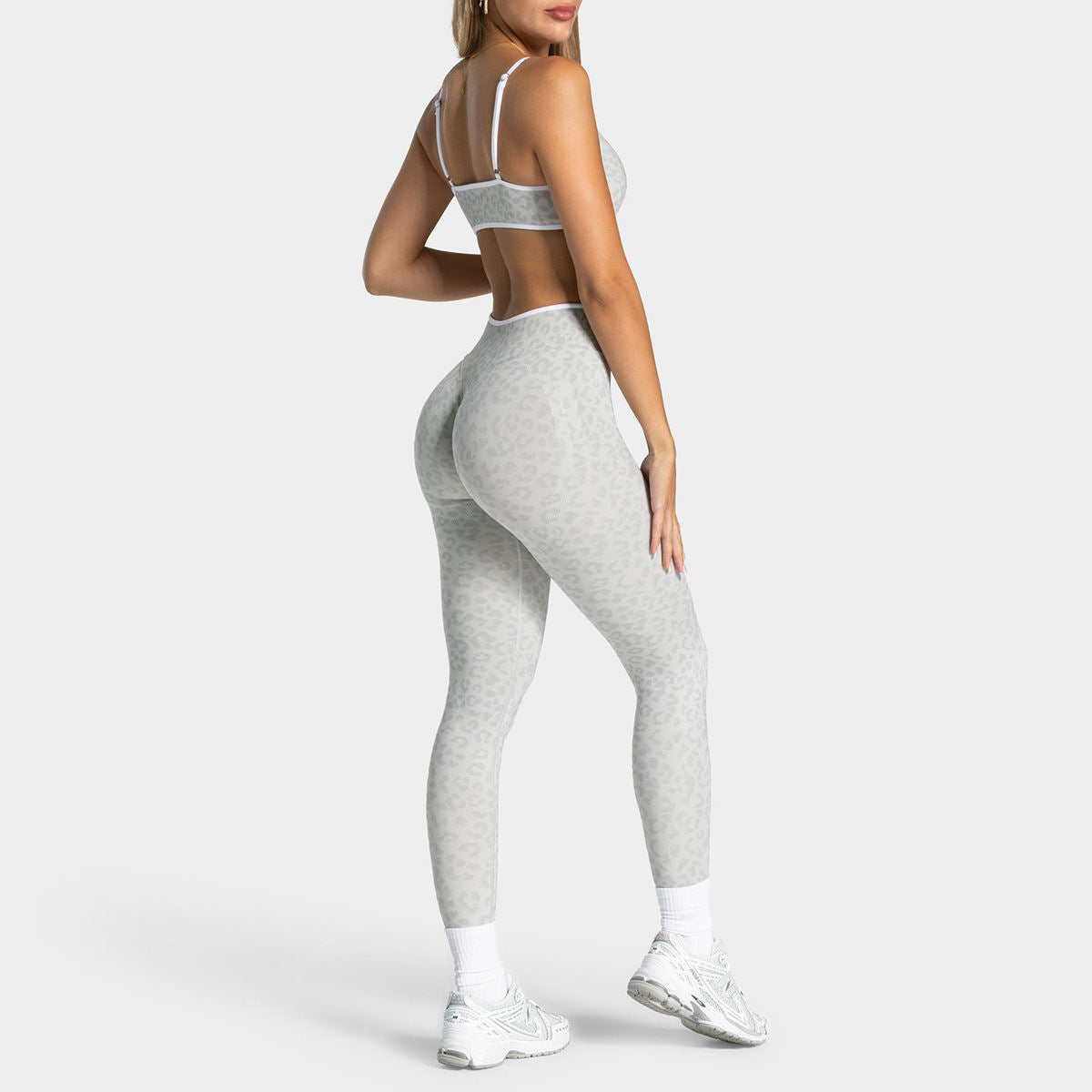 Breathable Sports Bra And Quick-drying Yoga Pants Workout Set