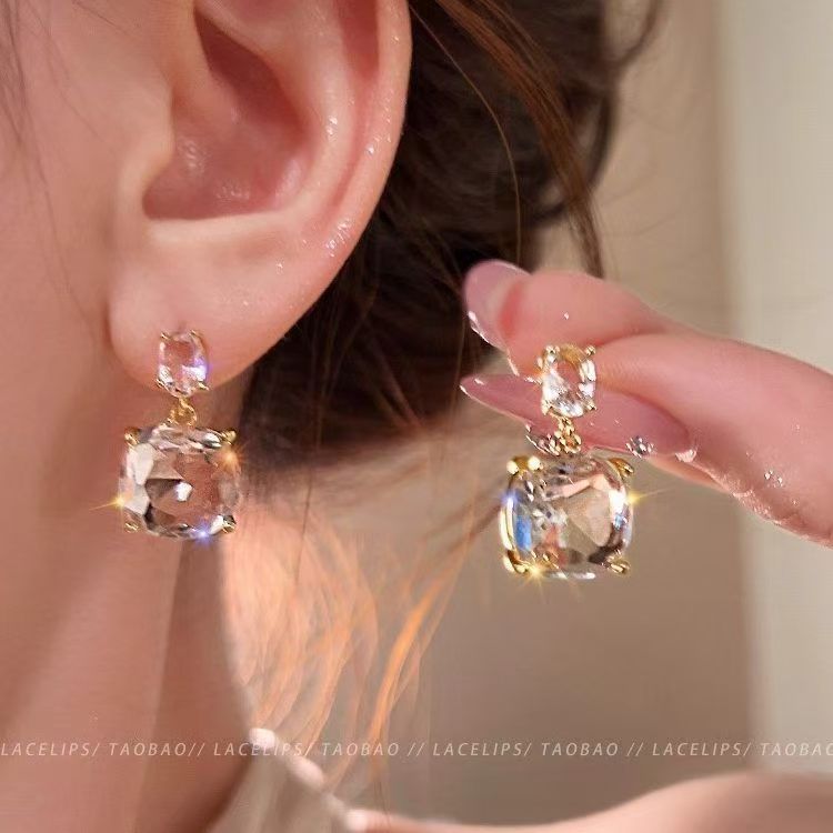 2026 New Transparent Square Crystal Earrings For Women, Brilliant Sparkling Niche Geometric Zircon Designer Fashion Temperament Jewelry