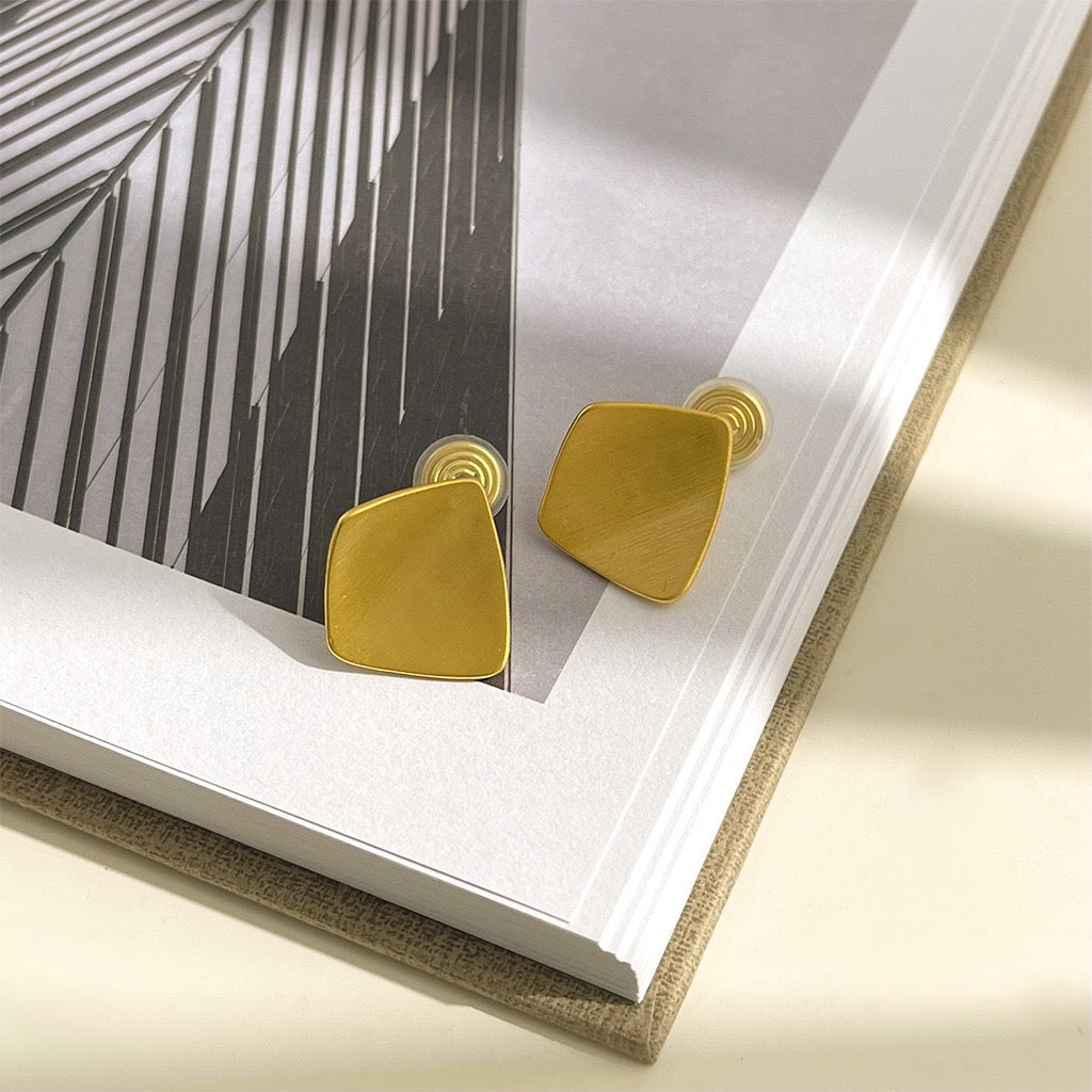 French Brushed Metal Ear Clips Women No Piercing Coil Earrings Versatile Fashion Commute
