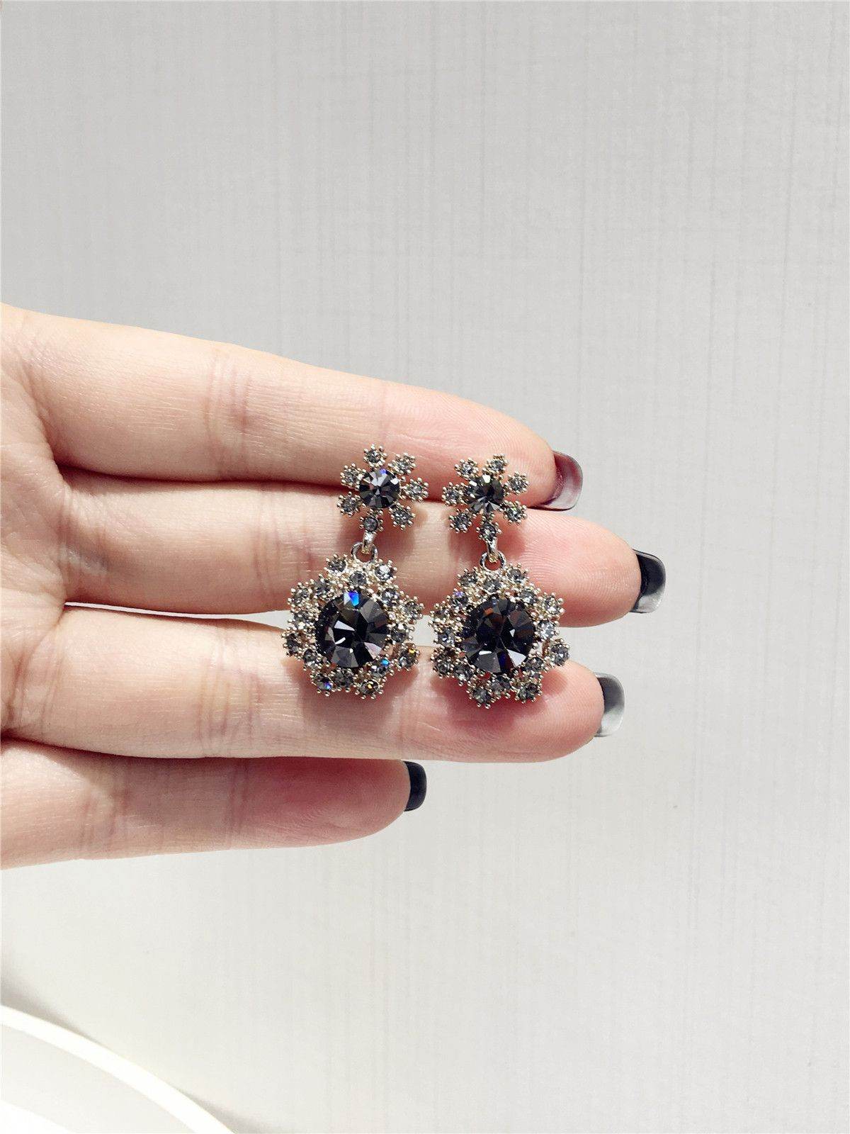 New Korean Style Vintage Antique Shiny Rhinestone Stud Earrings, Influencer Elegant Socialite Glitter Drop Trendy Jewelry For Women