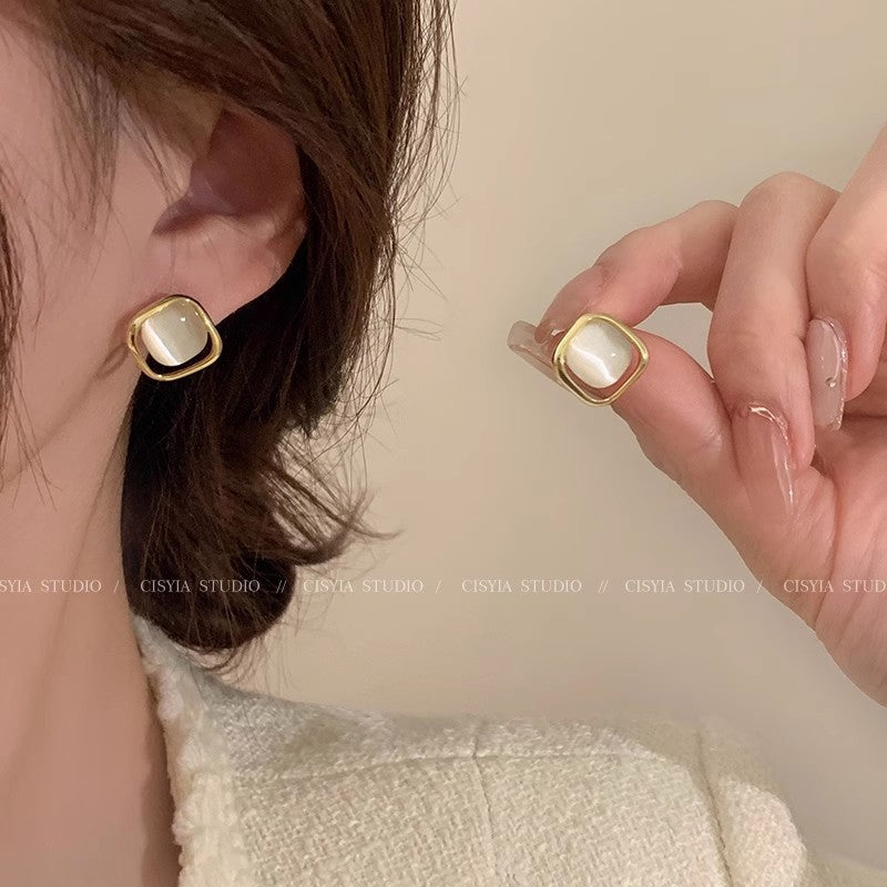 Light Luxury S925 Silver Pearl Stud Earrings Women High Sense Elegant Minimalist Fashion Jewelry