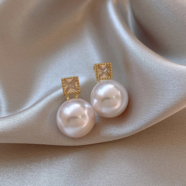 Premium Light Luxury Floral Pearl Earrings Vintage French Forest Style Women Gift