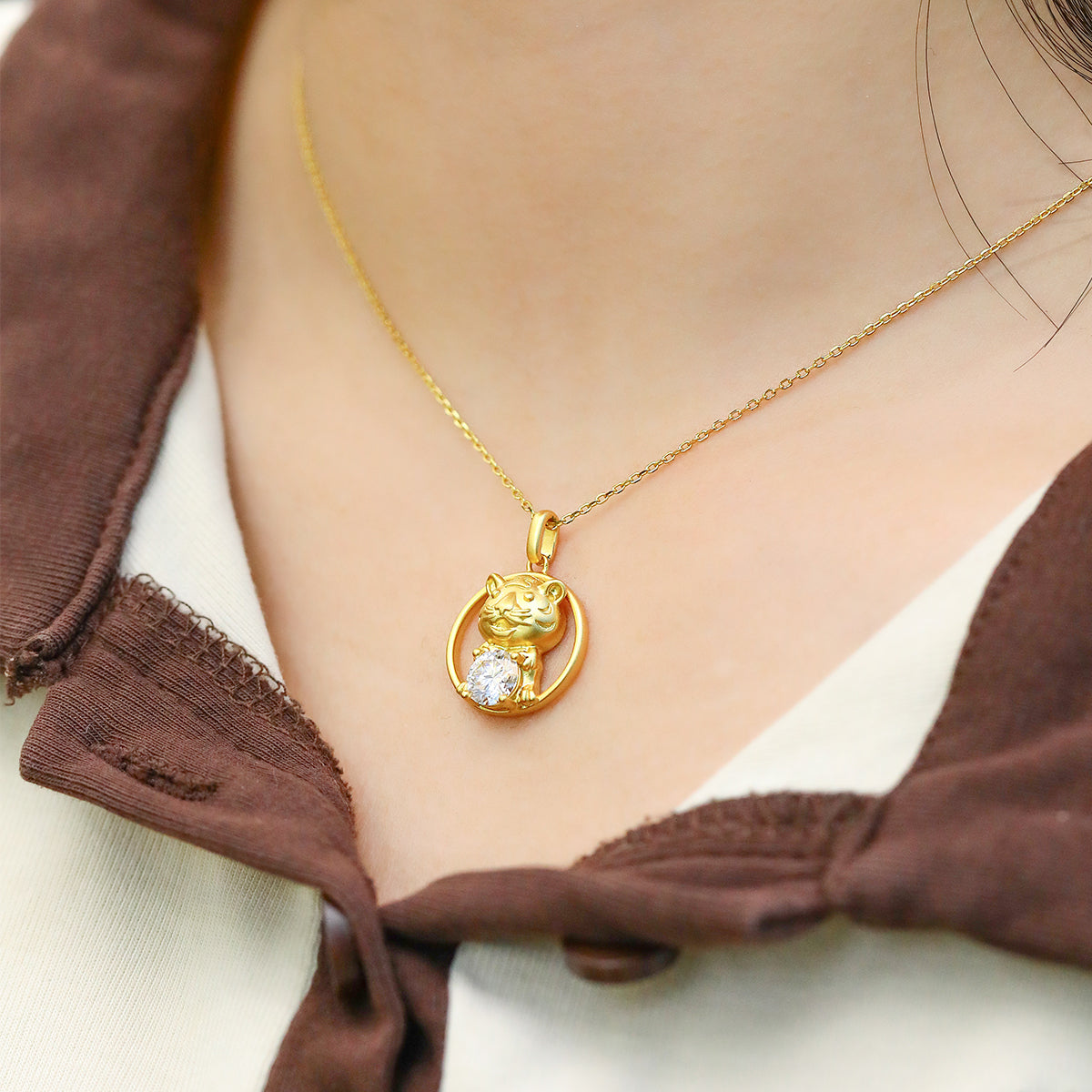 S925 Sterling Silver Gold Plated 1ct D Color VVS1 Moissanite Tiger Necklace 5g Chinese Zodiac Benmingnian Gift GRA Certified Gift Box