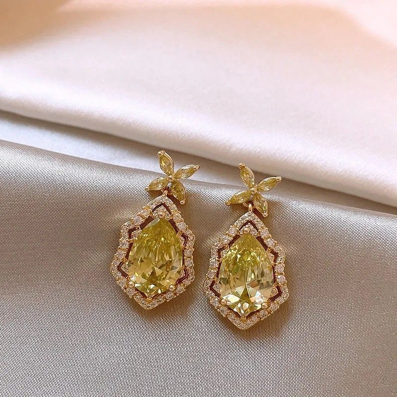 French Style Olive Green Oval Earrings For Women, Light Luxury Misty Forest & Mint Mambo Fashion High-End Ear Jewelry