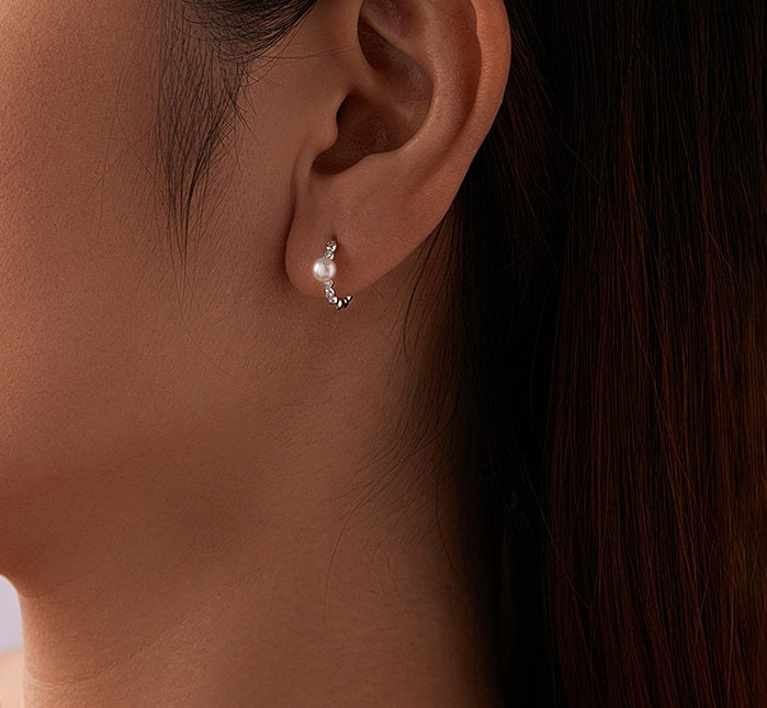 Elegant Smart S925 Sterling Silver Water Pearl Earrings