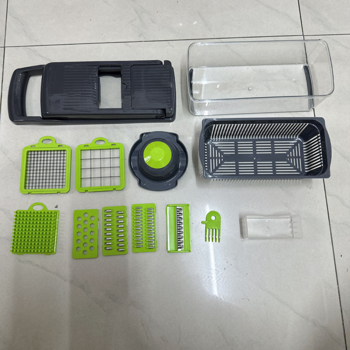 A Multi-functional Vegetable Cutter, Kitchen Cutter, Grater