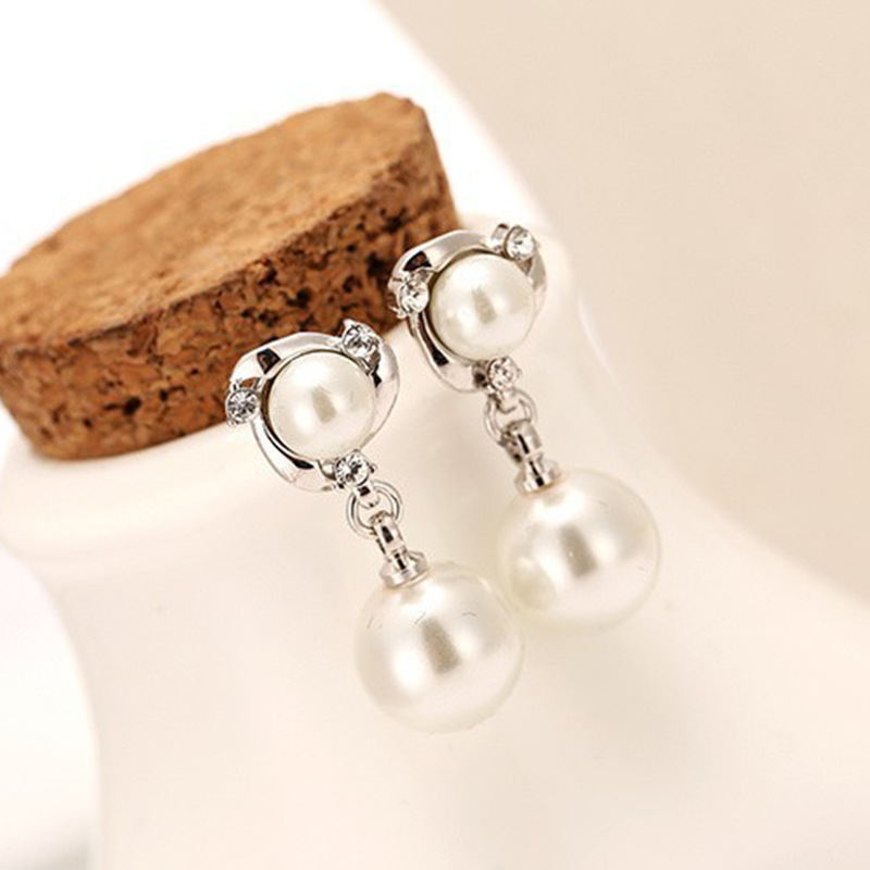 Korean-style Elegant Minimalist Ear Cuff For Women No Piercing Required Exquisite Diamond-Encrusted Pearl Earrings