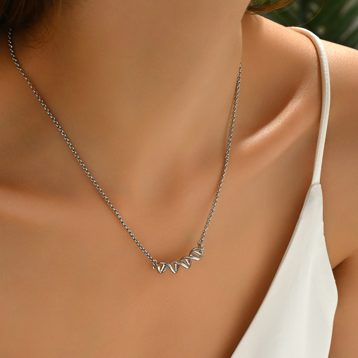 Cross-border European American Vintage Women Necklace, Unique Twisted Metal Design Long Pendant Chain, Versatile Fashion Neck Jewelry For Ladies